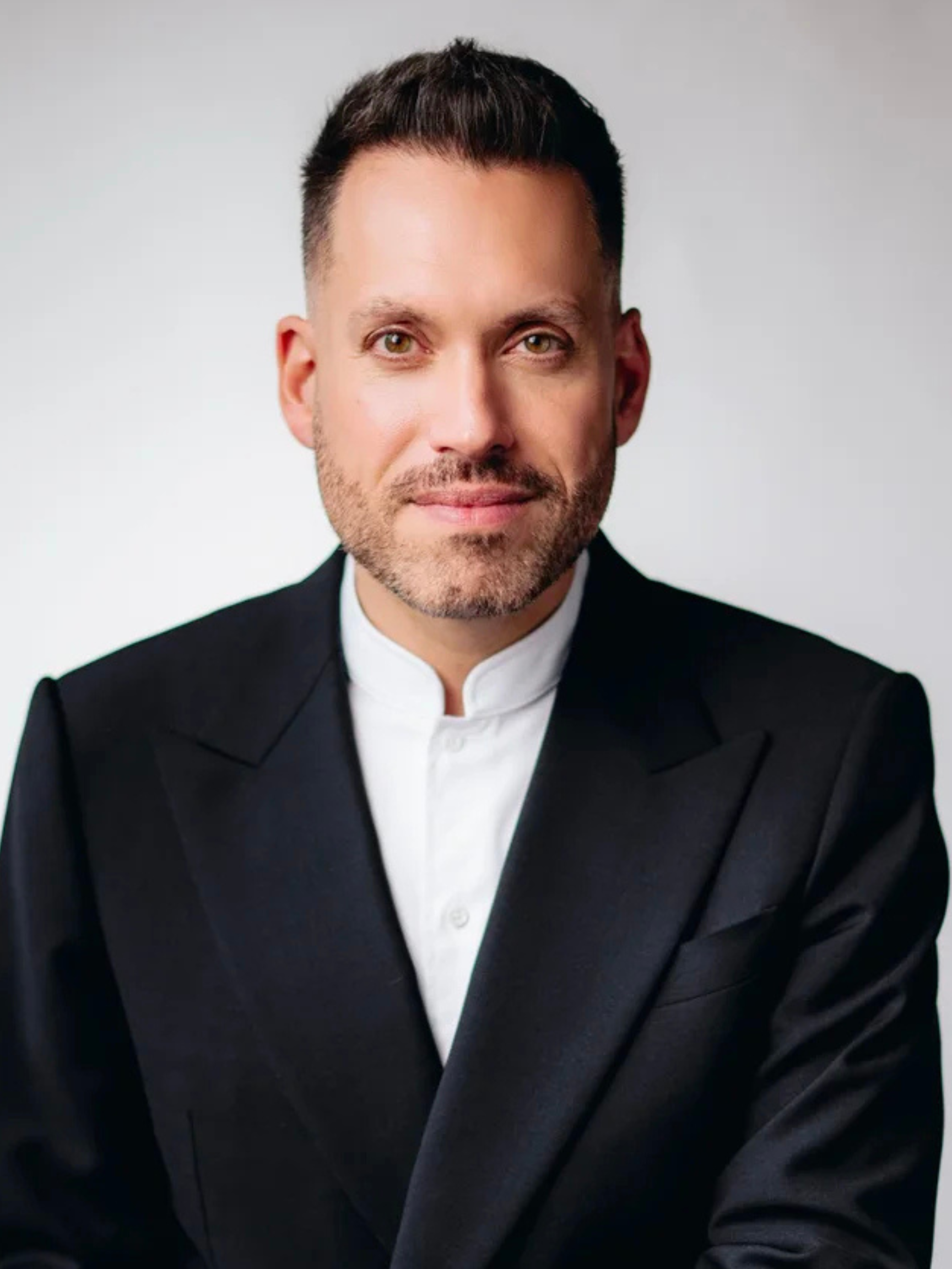 Jean-Sébastien Vallée Receives Ordre du Mérite Choral du Québec