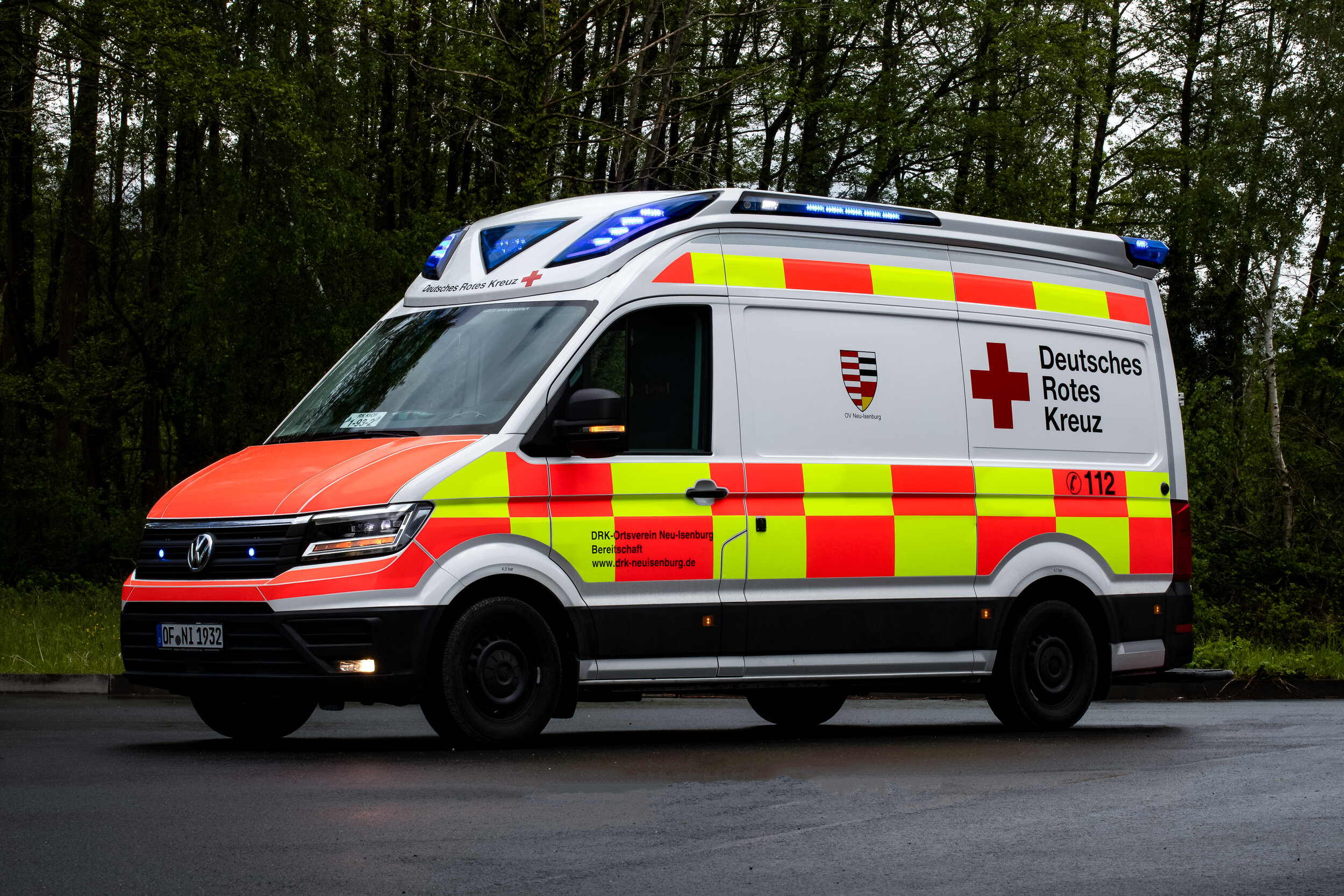 Der neue Notfall-Krankentransportwagen im Hochsichtbarkeitsdesign ©Kegler