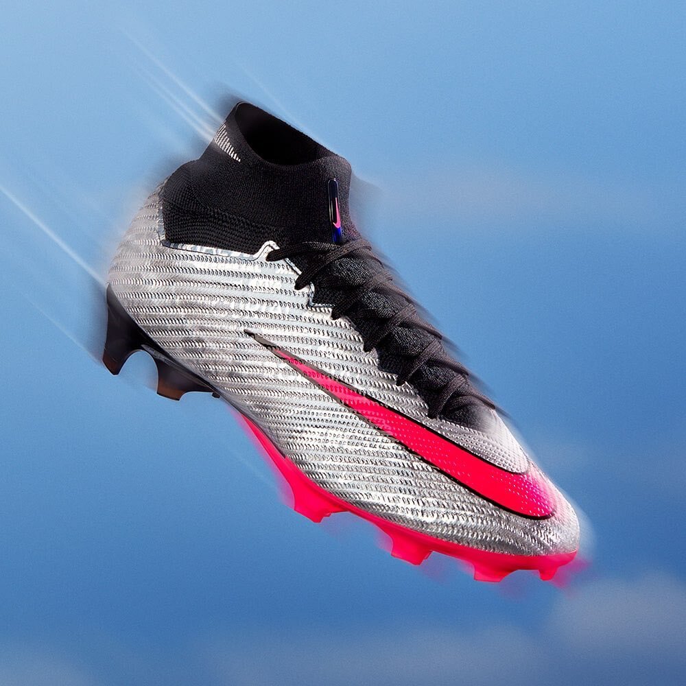 Next up in the Nike Mercurial 25th Anniversary Collection&hellip;

A remake of the 2014 Nike Superfly, in the wolf grey/hyper pink colourway. Not limited edition, but will be general release and is dropping 1 week today 💥 

Is this the right model t