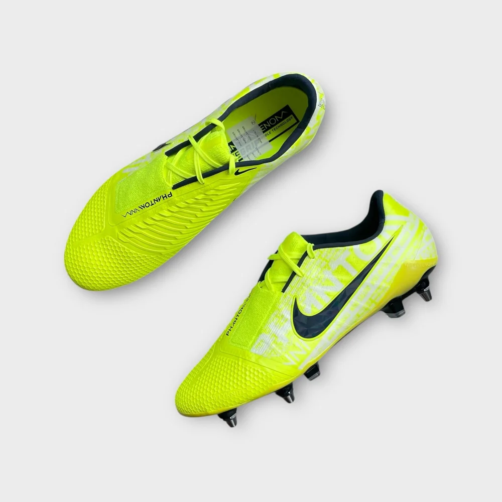 Nike Phantom Venom SGイエロー シューズ26cm Nike Phantom Venom SGイエロー シューズ26cm