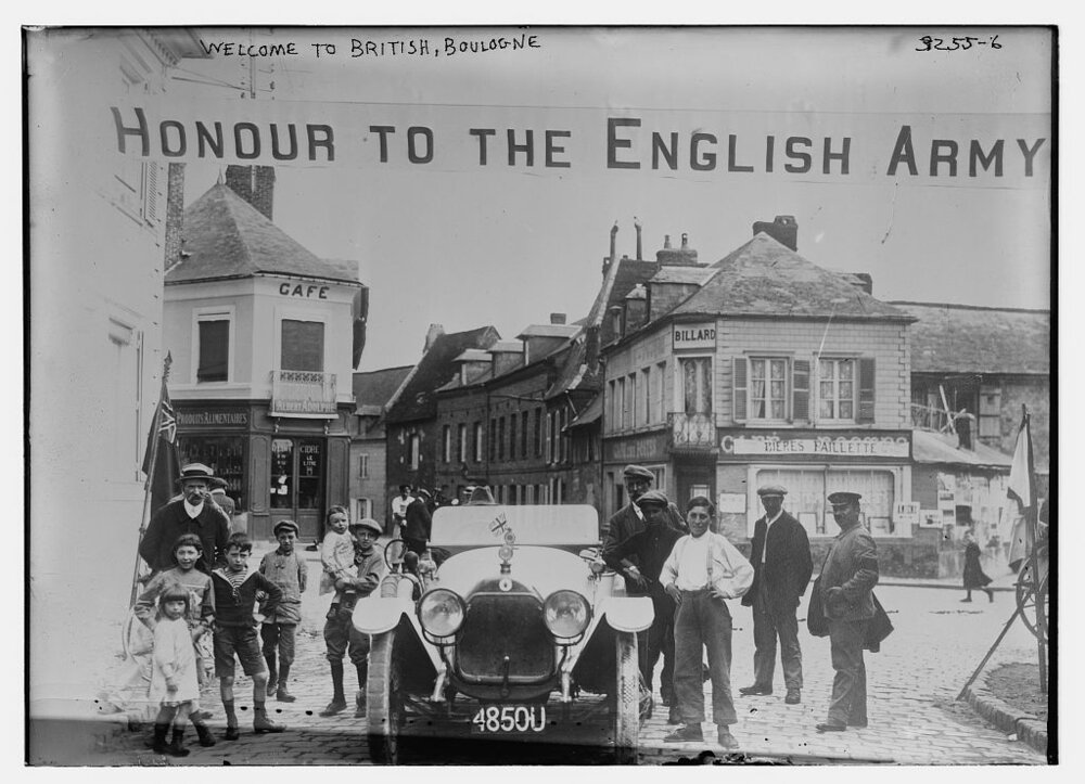 French welcome the British Army, Boulogne, 1914