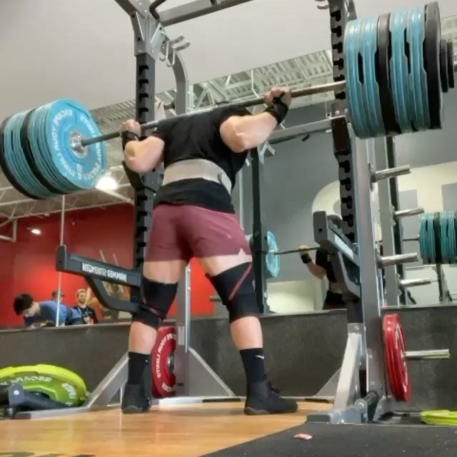 @deanrilla with a 600 lbs squat and a 365 lbs bench. That&rsquo;s +15 and +10 respectively this cycle. Great work Dean!

#DataDrivenStrength