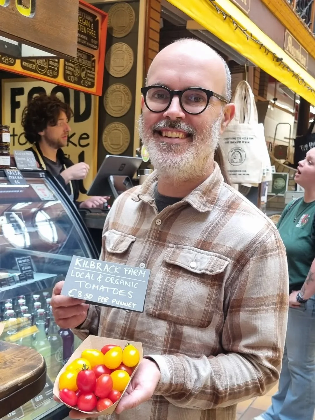 Fresh, local, organic....and the tomatoes ain't half bad either! Y'all know we have @paddyfrankel 's seasonal delights stocked up in @theenglishmarketcork ! As always,  every fruit and vegetable that we sell in our shop is grown by local farmers in C