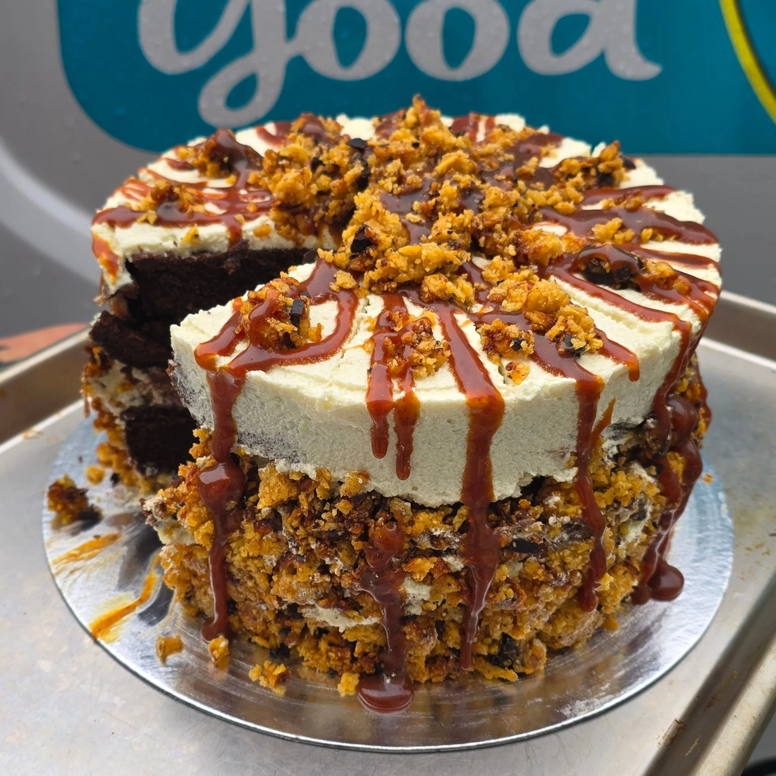 Made these two zero waste, vegan, glutenfree beauties today. The first is a masa miso caramel, corn crackle toffee cake. Made miso from left over masa a few years ago, and it's been fermenting away beautifully. It adds a delicous funk to the salted c