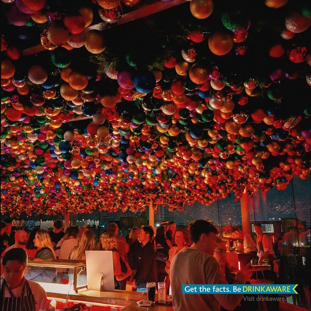 Proper Dublin Christmas vibes! 🎄Ended up bumping into so many friends last weekend at @homeofguinness &mdash; tasty tunes and cocktails from our pals @lovetempodublin, plus new bites from our crew. How could you go wrong?

We&rsquo;re back in Gravit