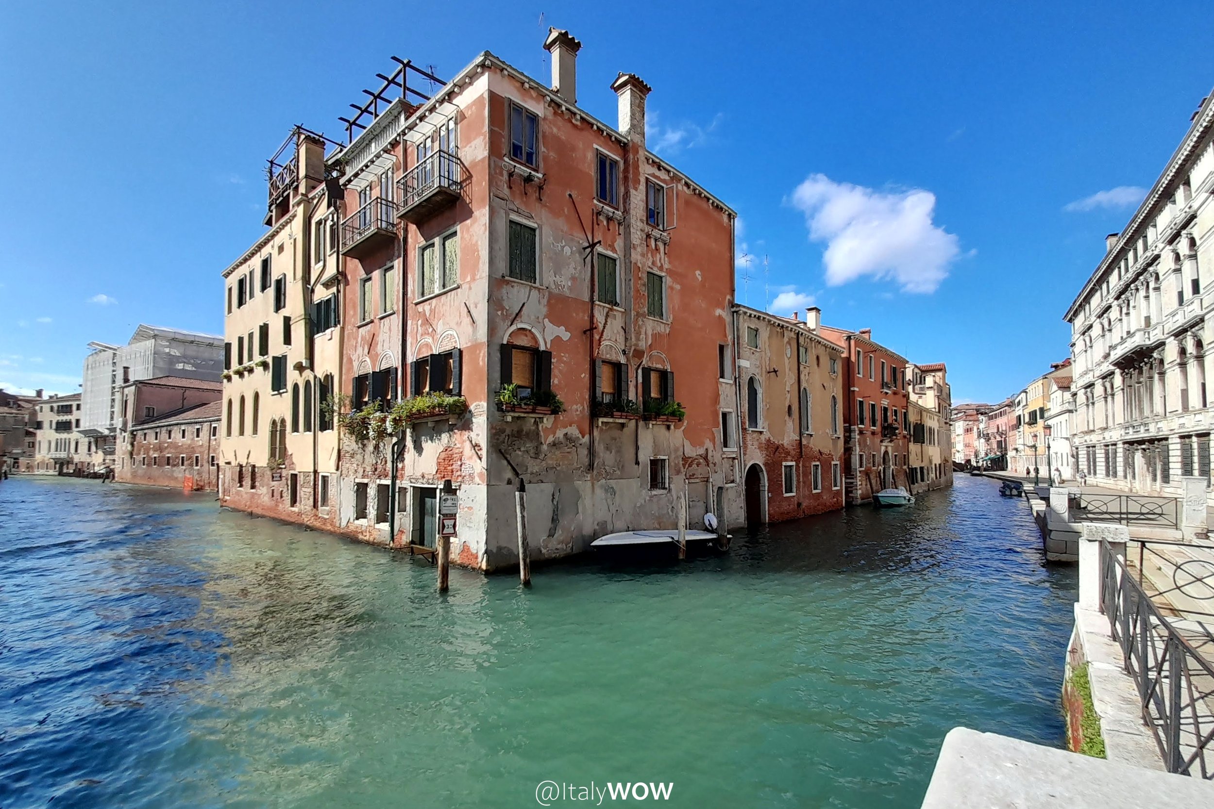 venezia-tour-3t-wow-experience-canal-view.jpg