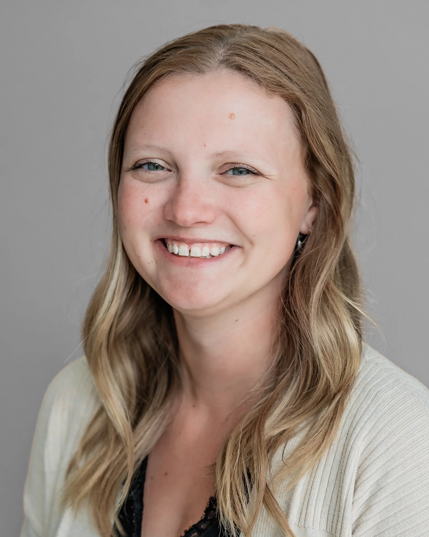 💙 Faces of Care: Miranda Ponce, BSN, RN - Registered Nurse💙

Miranda is a registered nurse who works directly with individuals, their families, and our providers to help provide compassionate, well-coordinated care. Miranda obtains vitals, draws bl