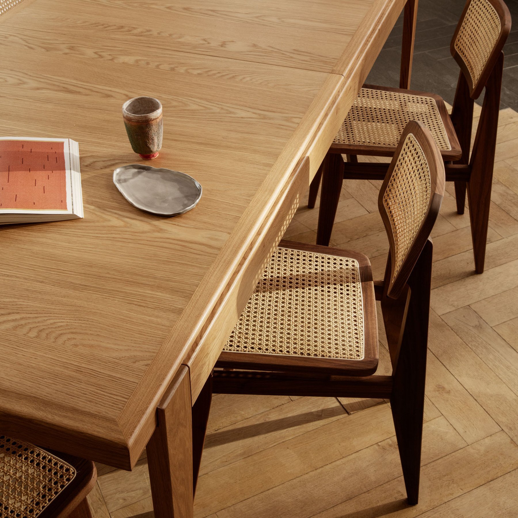 S-Table-extendable_C-ChairDiningChair_SejourLoungeChair_496a5721-3780-4350-8e71-79a8b28d846a.jpg