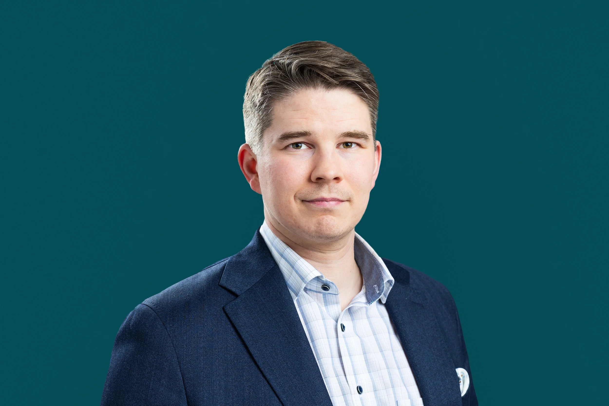 Anton Rantajärvi 2 - turkoosi tausta.jpg