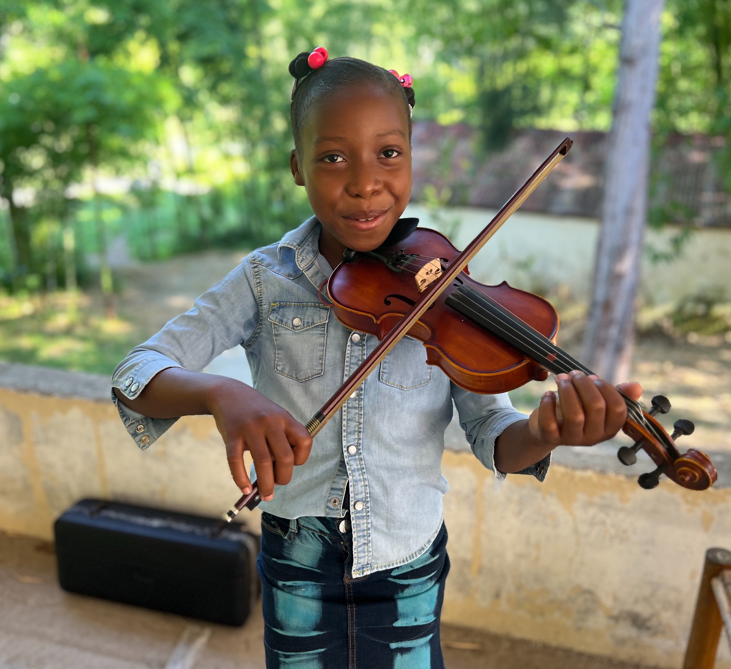 Camp Marmelade young violinist girl.jpg