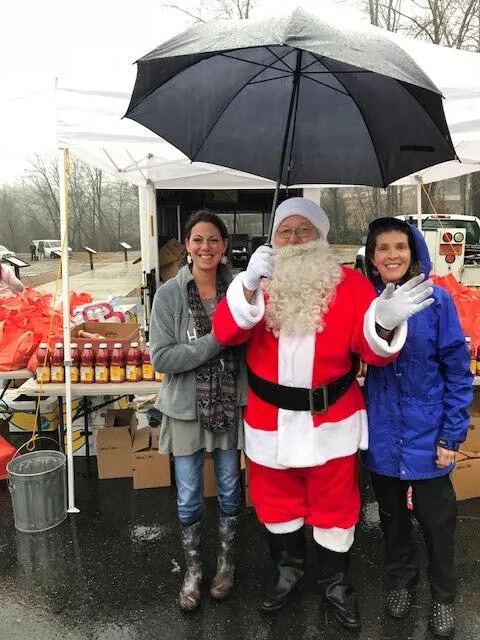 Danielle-Santa-Gail.jpg