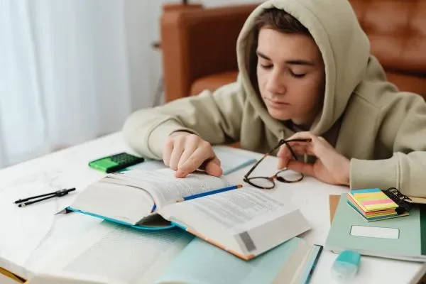Teen having trouble concentrating on studying