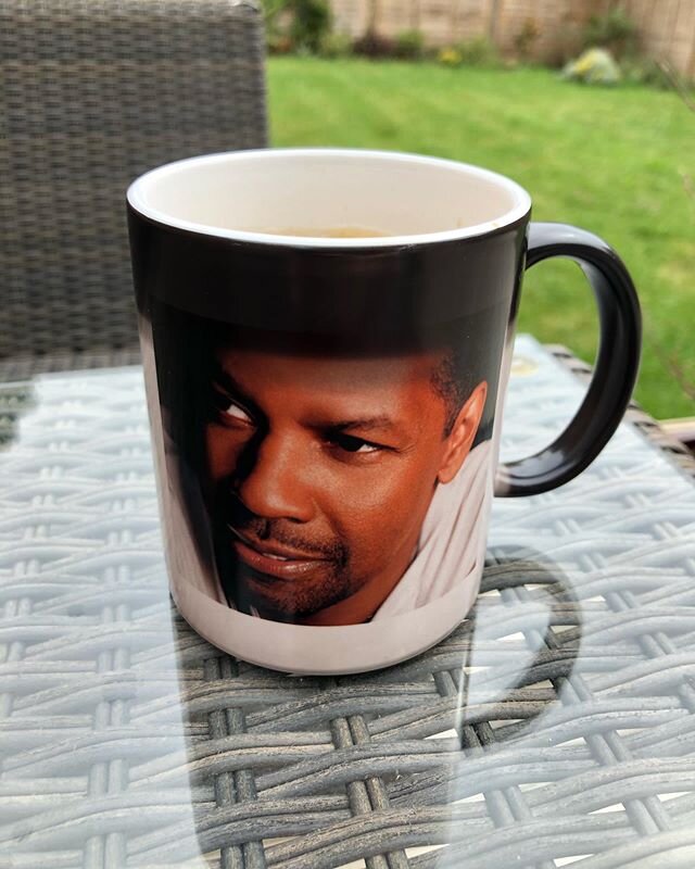 ☕️🧡 If the significance of this thermochromic Denzel Washington mug passes you by, go and catch up on our Love Island episode! Pretty soon you&rsquo;ll see why it was the perfect season one wrap gift for Karen.
.
Links to listen on your favourite pl