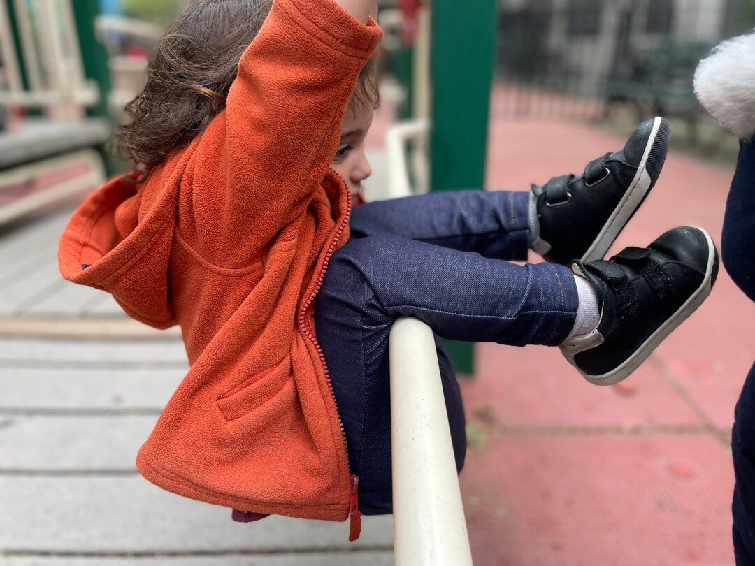 One of the most important milestones is physical risk taking. Do we trust ourselves, our bodies, our environment to expand our movement repertoire?
#POTA #PreschooloftheArts #Reggio #ReggioInspired #Reggiopreschool #PreschoolInspiration #ChildCentere