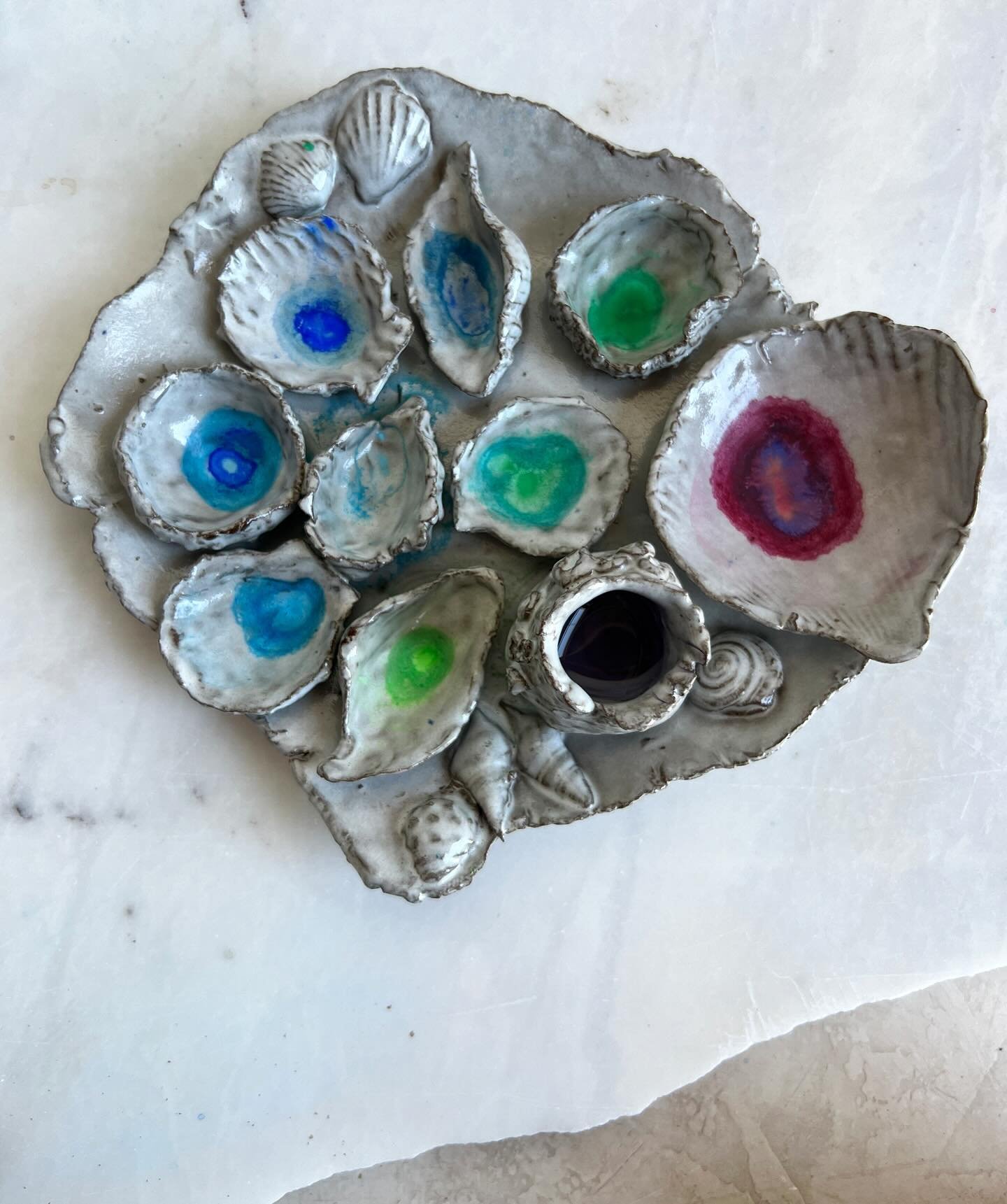 I told yall I was full in this sea shell life 🐚 and so I made these aquatic inspired paint pallettes for you &amp; your hobbies. Or perhaps my own hobbies, because yes I do love to paint and no I rarely ever do it! Check the poll below for more deet