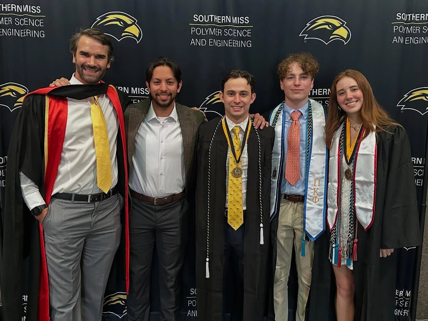 So proud of the 2025 @clemonslab undergraduates! Here’s to the rest of your lives! The 🌏 is your oyster!