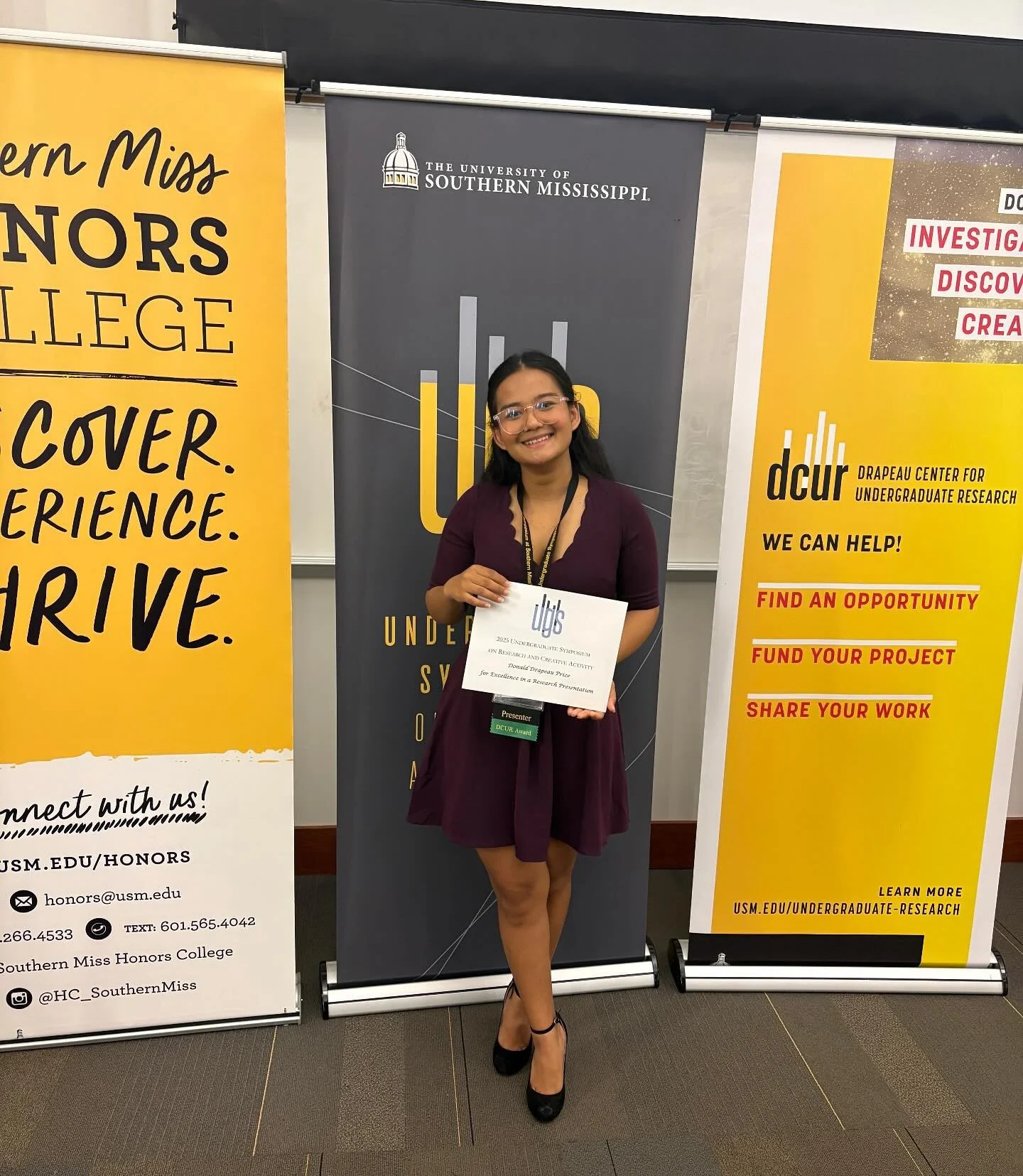 Congratulations @j_ess_ica12 on receiving 1st place in the Undergraduate Symposium &lsquo;Synthesis&rsquo; Poster Session! 

@usm_honors 
@usm_dcur