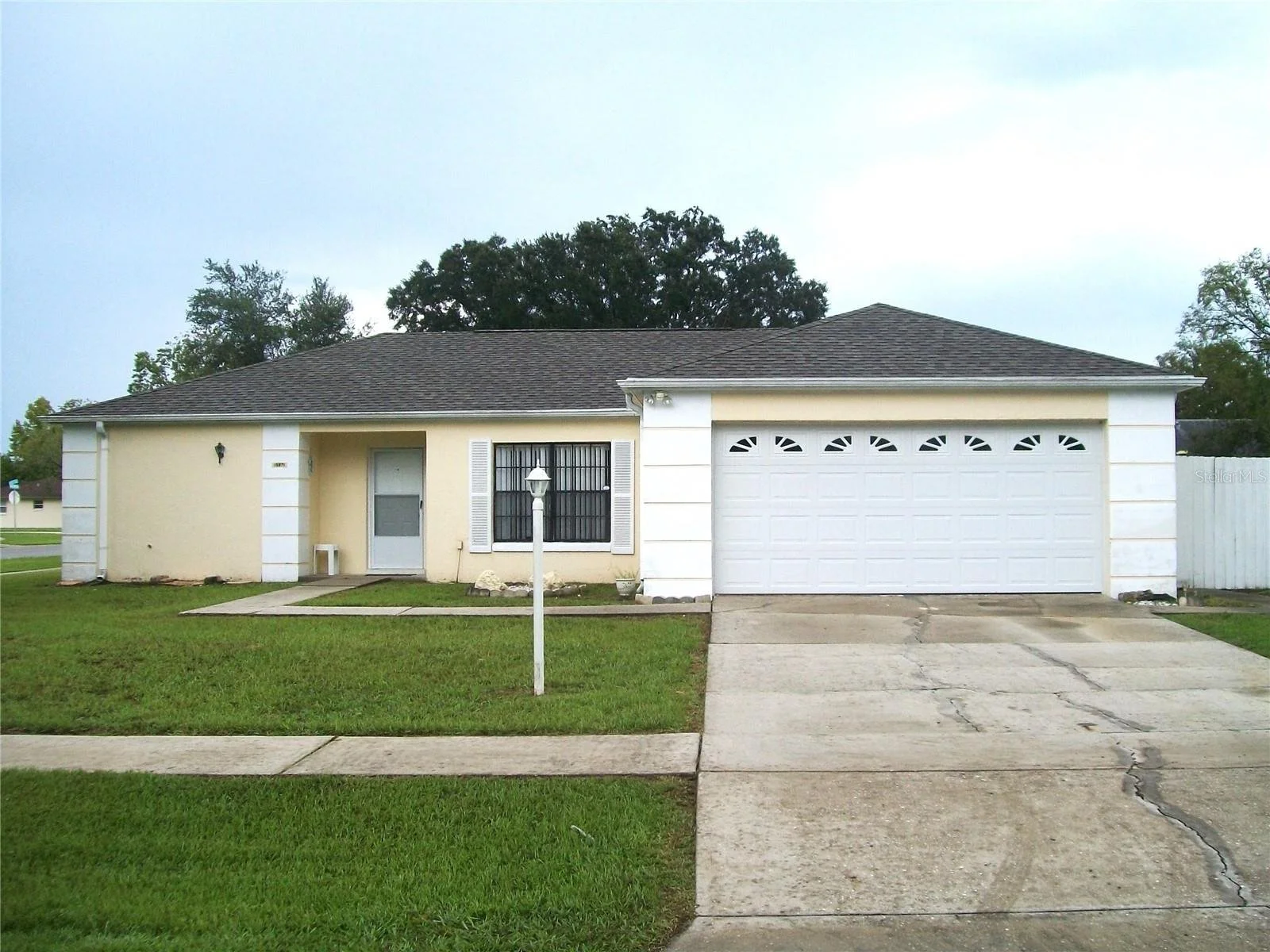 3/2/2 - $ 239,000