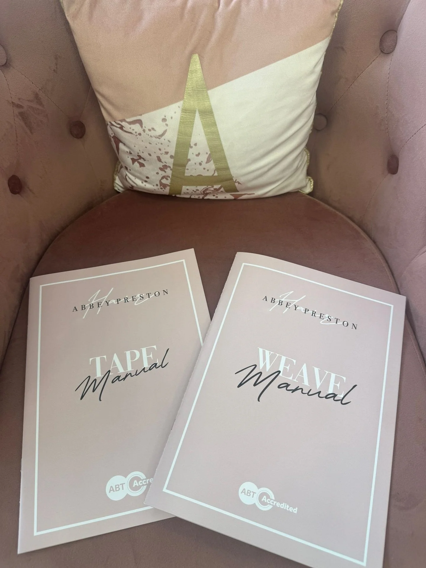 Tape &amp; weave takeover 🎓✨

@cabellohairbysian spent the day levelling up her extension skills with the brilliant @abbeyprestonhair_ &hellip; we love nothing more than investing in our craft ✨ get ready for next-level transformations! 💕