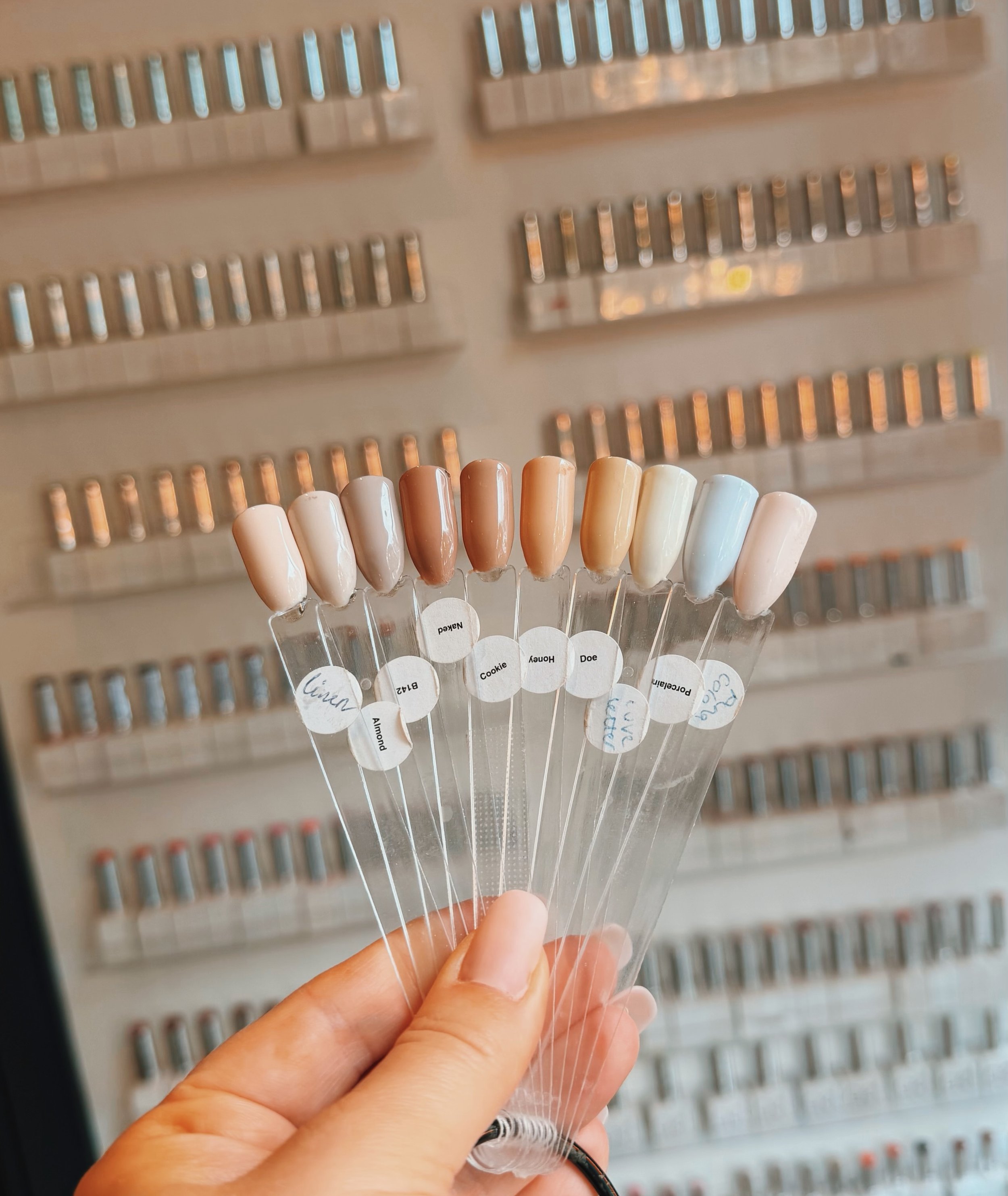 Longer days &amp; lighter tones. ☀️🪷📆

Spring is shifting towards summer &amp; it&rsquo;s the perfect excuse for a little refresh. From soft pastels to brighter, sunnier looks, let&rsquo;s get you booked in 🤍