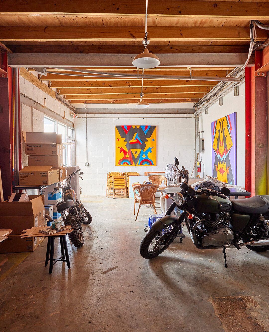 Are you looking for an income producing property? Are you a creative? Are you an investor?

If you answered yes to any of these questions, you MUST check out this incredible opportunity at the LITTLE RIVER CREATIVE BLDG

📍Located at 230 NW 71 STREET