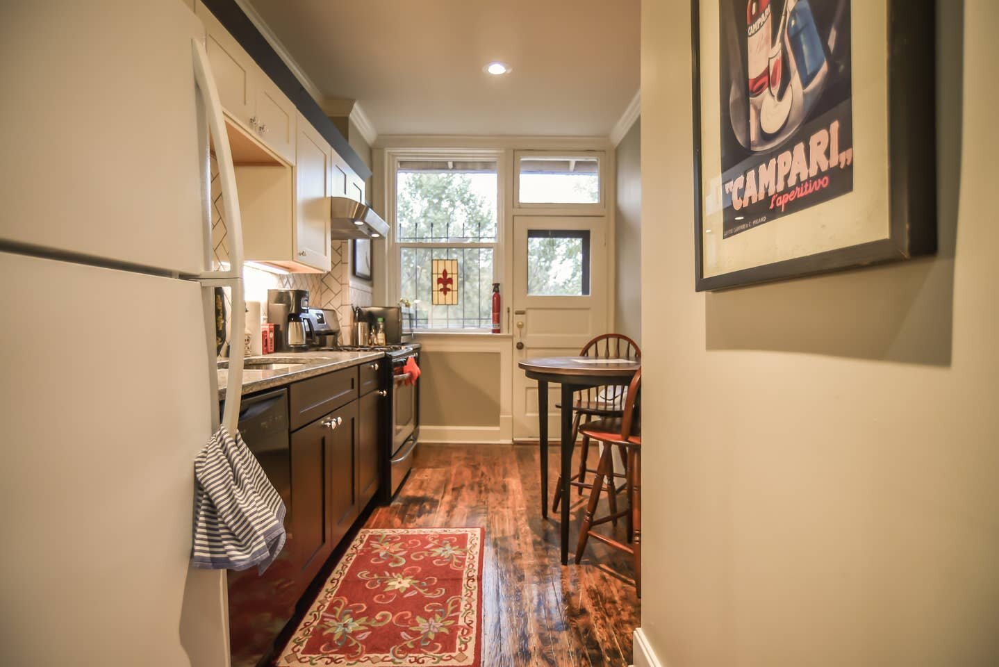 4211 Apt 2 (15).jpg