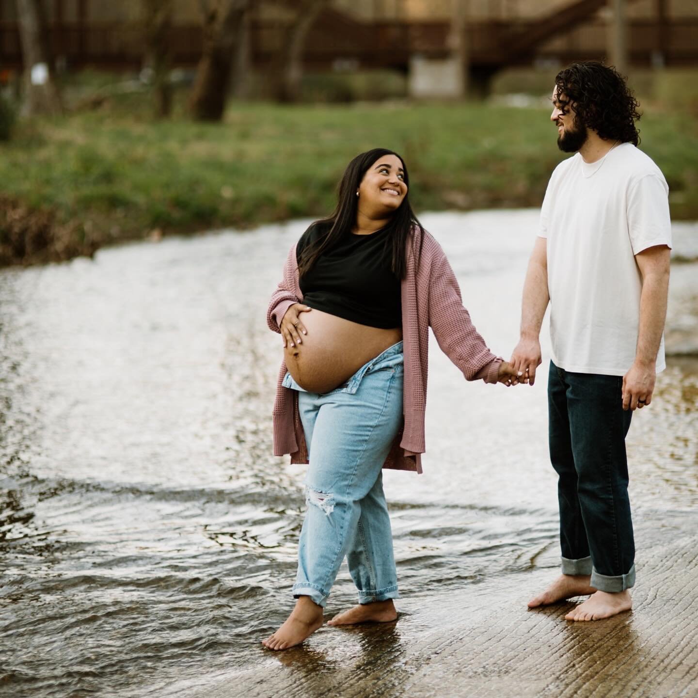 Just a few moments from the sweetest maternity session with @j_squibs_ and @kemishantonio ✨