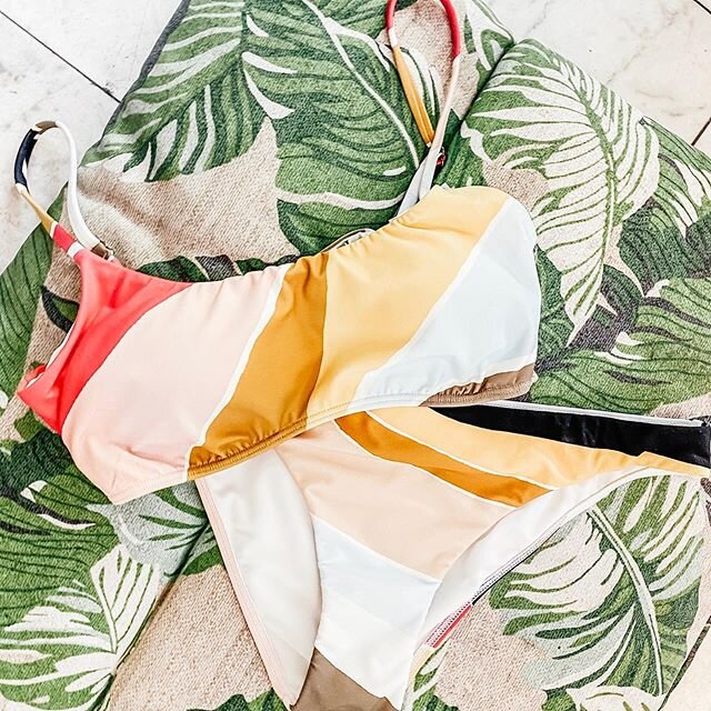 Bikini of the week 👙
This beautiful @billabongwomens suit is up for grabs at our shop AND TODAY we are offering 20% because Saturd-yay! 
Stop in and check out all our summer swim swag💦