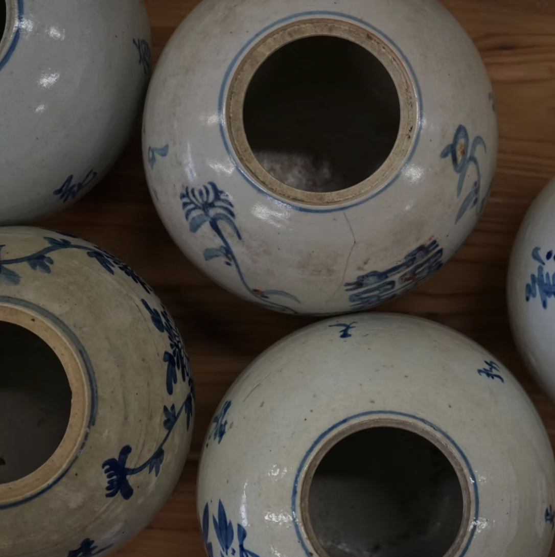 Vintage Blue and White Ginger Jar/Pot