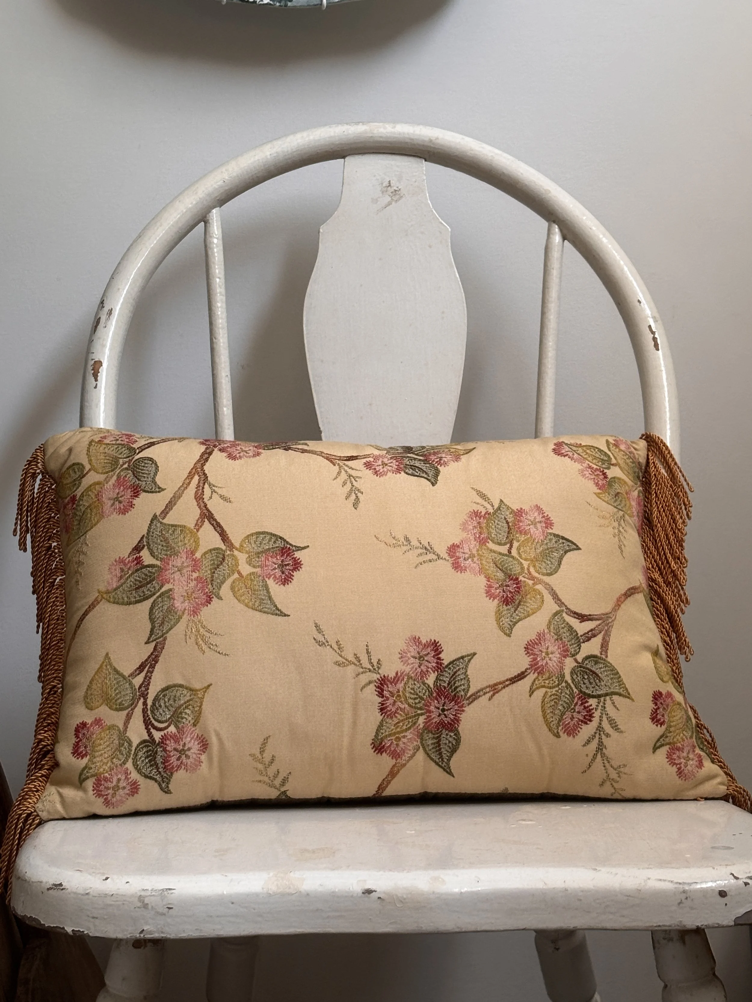 Vintage Floral Tassel Cushion
