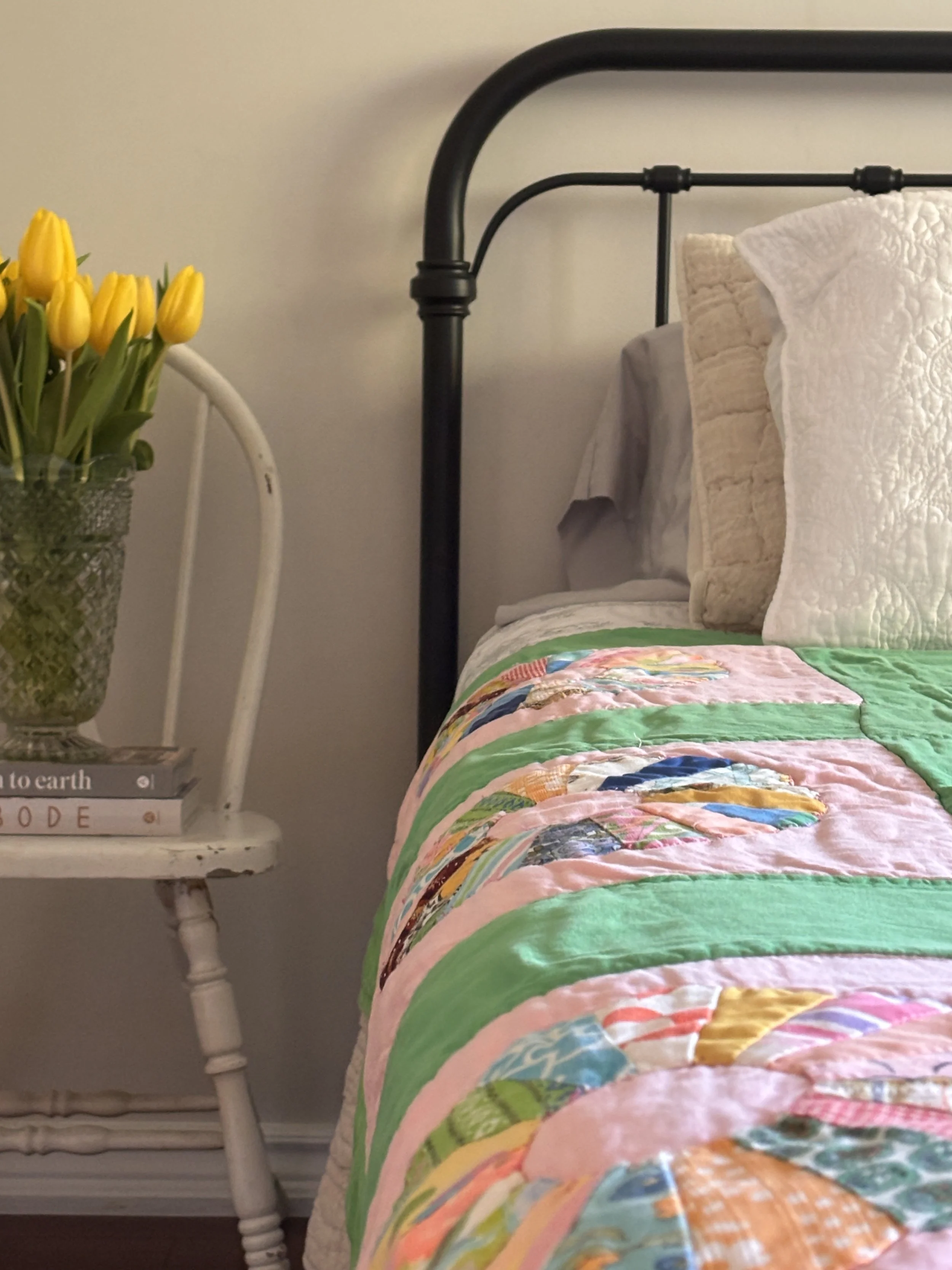 Vintage Dresden Plate Feed Sack Quilt