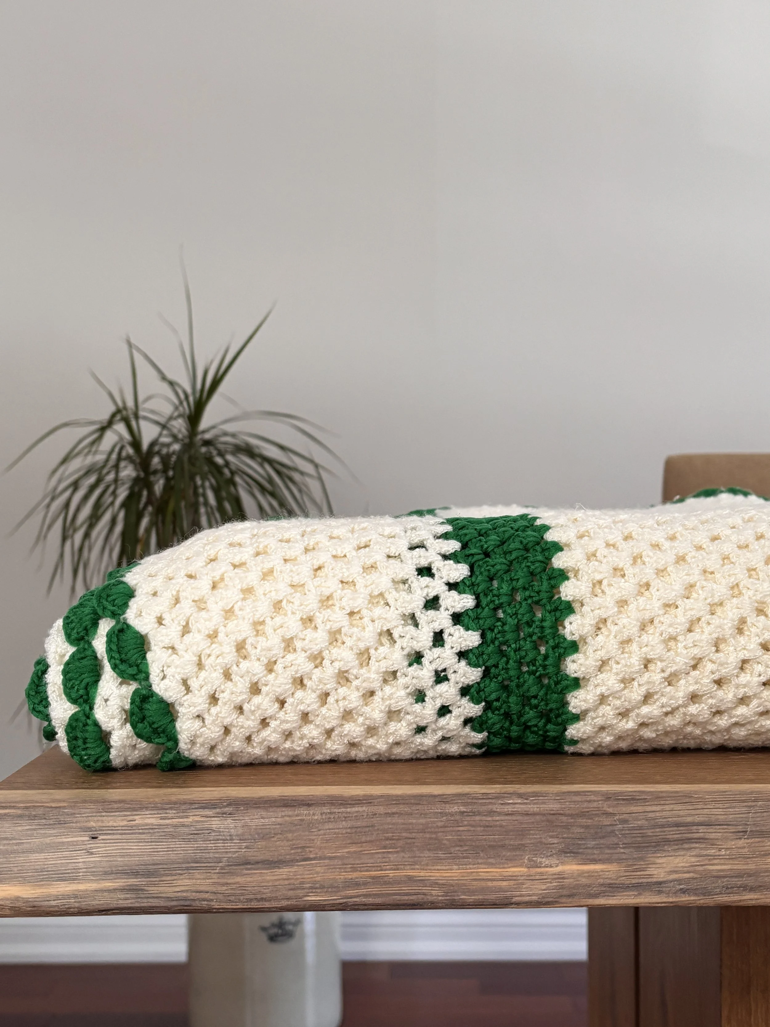 Vintage Knitted Cream Chenille Bed Blanket With Green Border