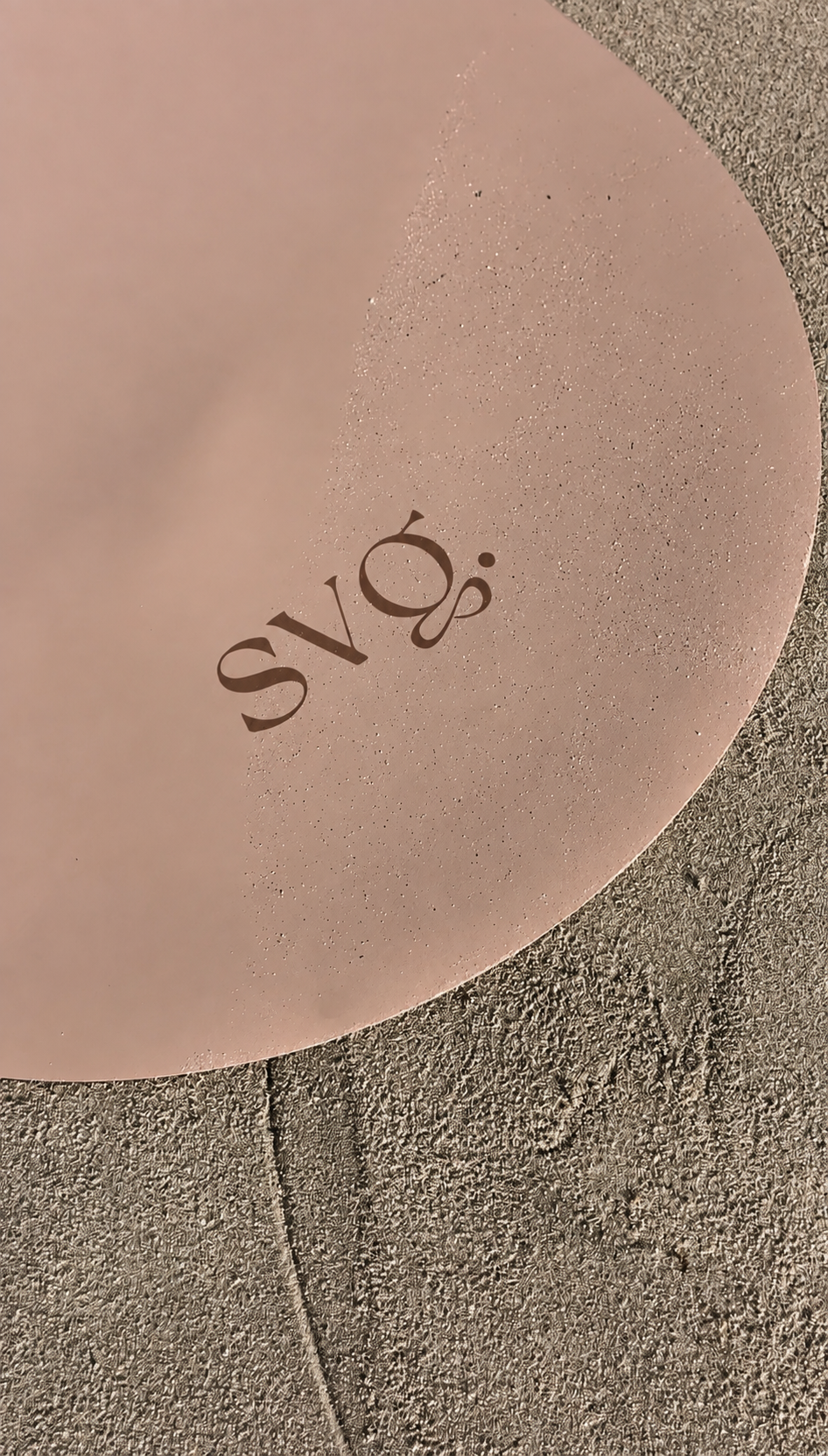svg-capsula-arena-sol-closeup-shot-product image-02.png