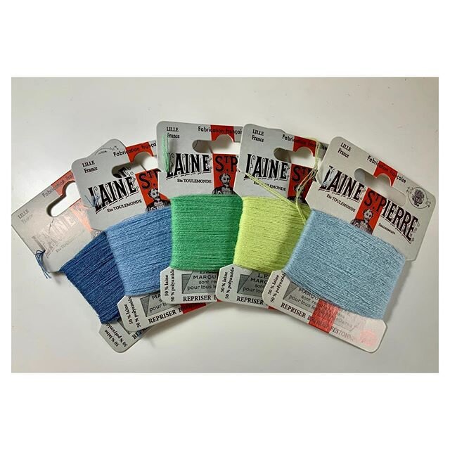 🎯 Z I N G 🎯
This colour palette sold really quickly, but I am pleased to say there is one more still in stock
.
.
.
.
#visiblemending #darning #colourful #mending #darningwool #slowstitch #lovedclotheslast #mendingmatters #createmakeshare #creative