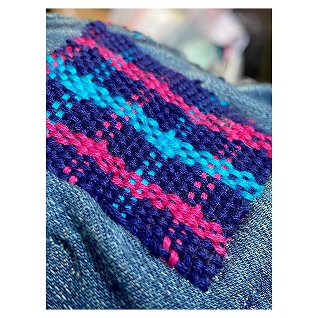 Victoria&rsquo;s Jeans 💕💙💕 If you have some denim that you would like me to fix for you, please get in touch with me through my website, link in bio. It would be lovely to hear from you!
.
.
.
.
#visiblemending #darning #repair #creative #supports