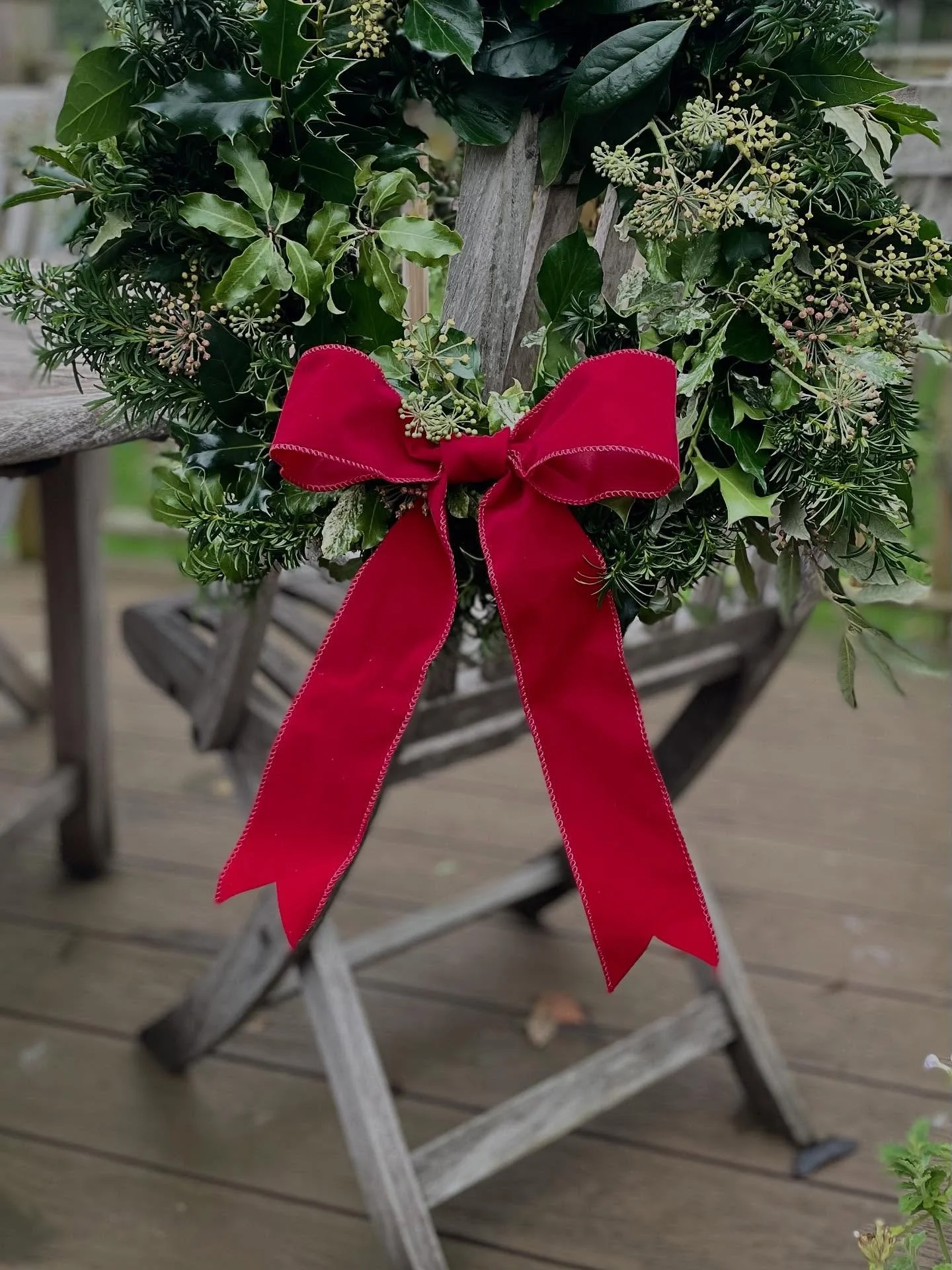 It’s that time of year again to tell you about Wreath workshops coming up in December 🌿☺️❤️
Me and Mel @puddlefarm are hosting 2 workshops on
Saturday Dec 6th 10-12noon & 1-3pm 
Puddle Farm ~ Lanlivery ~ Cornwall 
Using the beautiful r