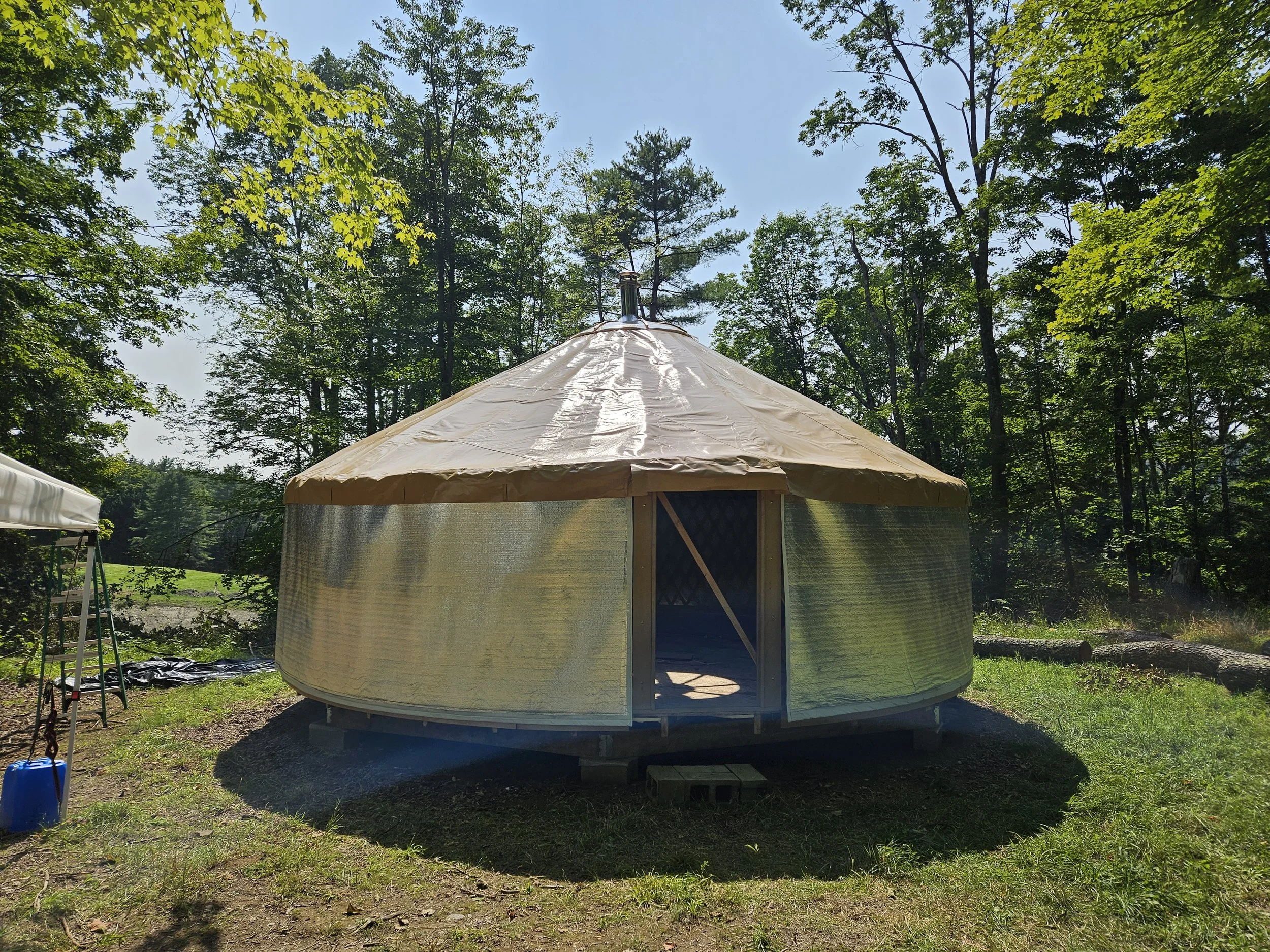 Sidewall insulation and roof cover installed. Next step is to add the sidewall covers.