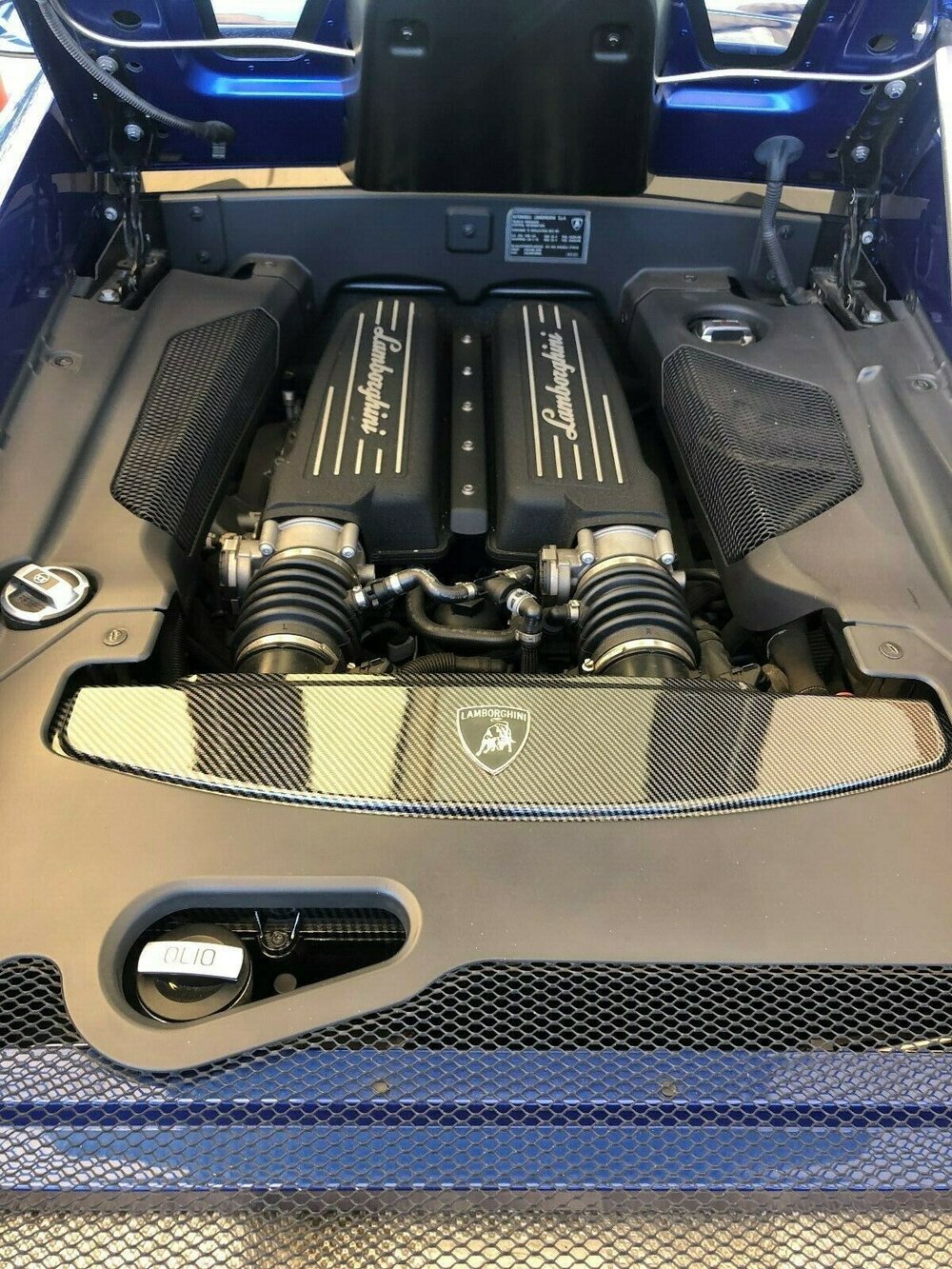 Audi R8, Lamborghini Huracan Button Box with iFlag