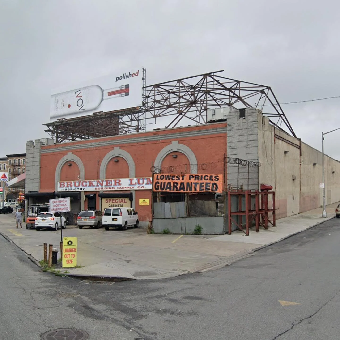 270 JACKSON AVENUE
Year Built: 1931
Lot Size: 100.08&rsquo; X 205.2&rsquo; IRR
Units: 1
Zoning: M1-2
Taxes: $58,379
Sales History: 
Sold to Bruckner Holdings, LLC (2004)
📷: Google maps, 2020 &amp; NYC Records, 1940s.