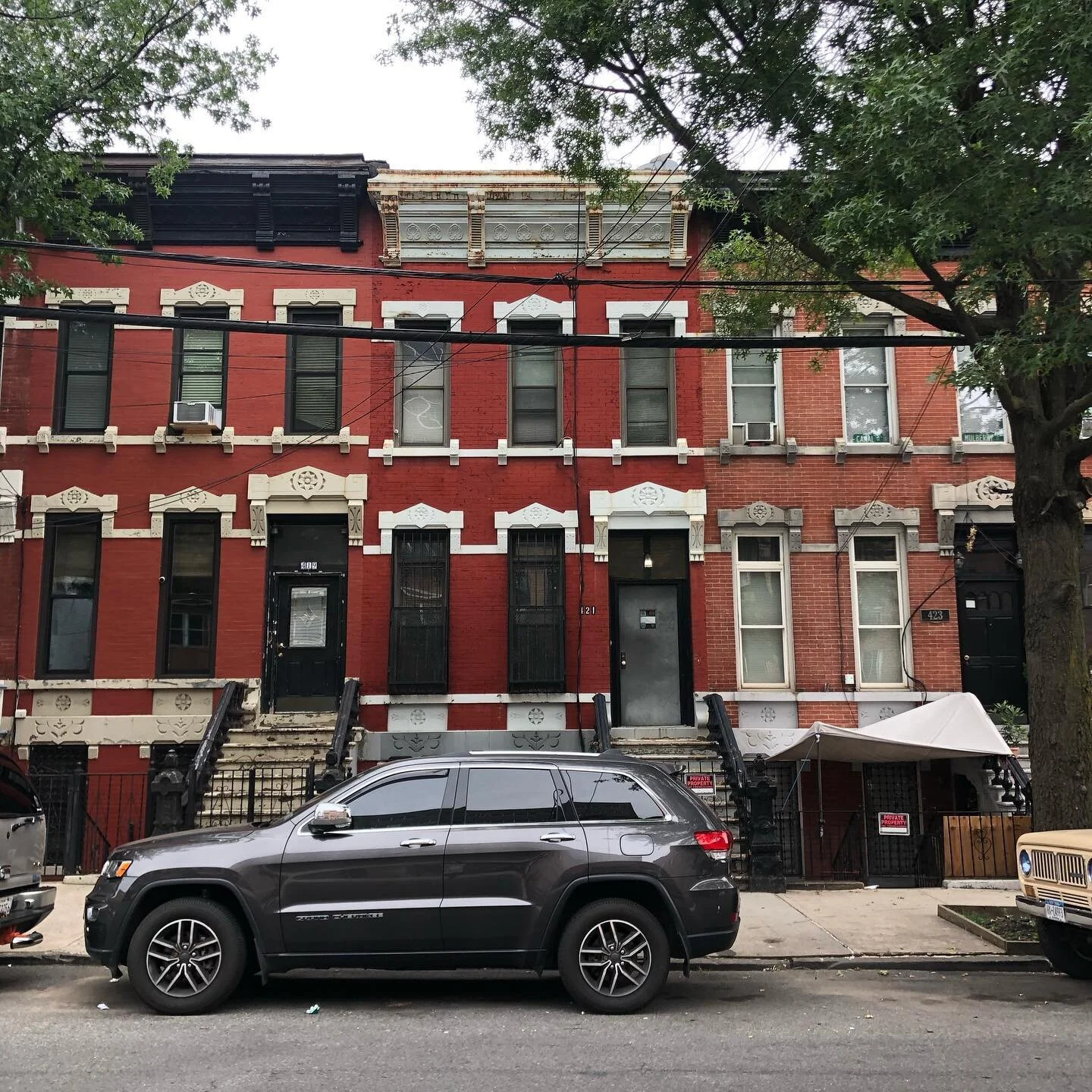 421 EAST 139 STREET, 
Mott Haven East Historic District.
Year Built: 1892
Lot Size: 16.67' X 100'
Units: 1
Zoning: R6
Taxes: $1,870
Sales History: 
Property is currently under contract for $860k with @mableivory representing the buyers! 
First sale i