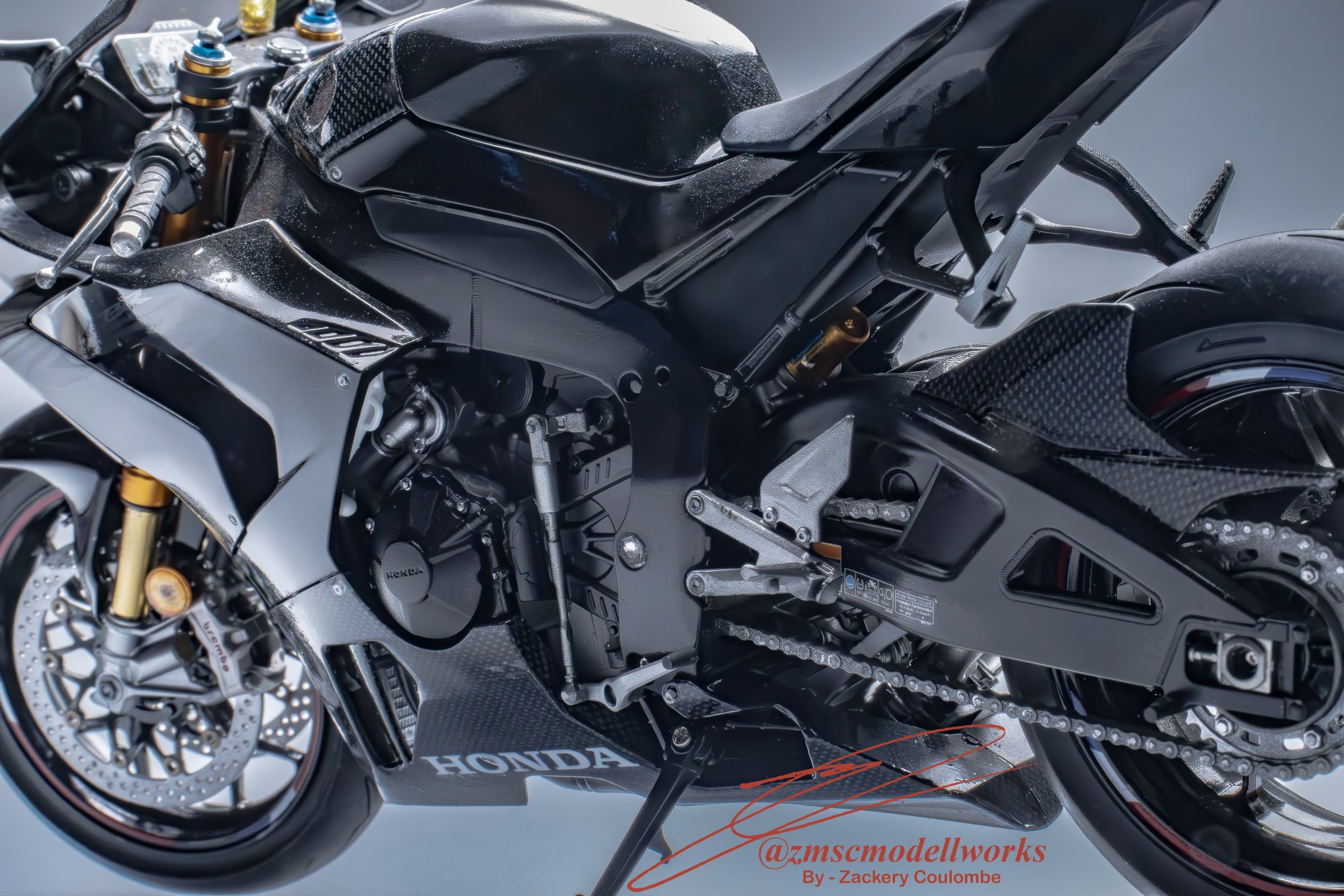 Honda_CBR_1000RR_Fireblade-19.jpg