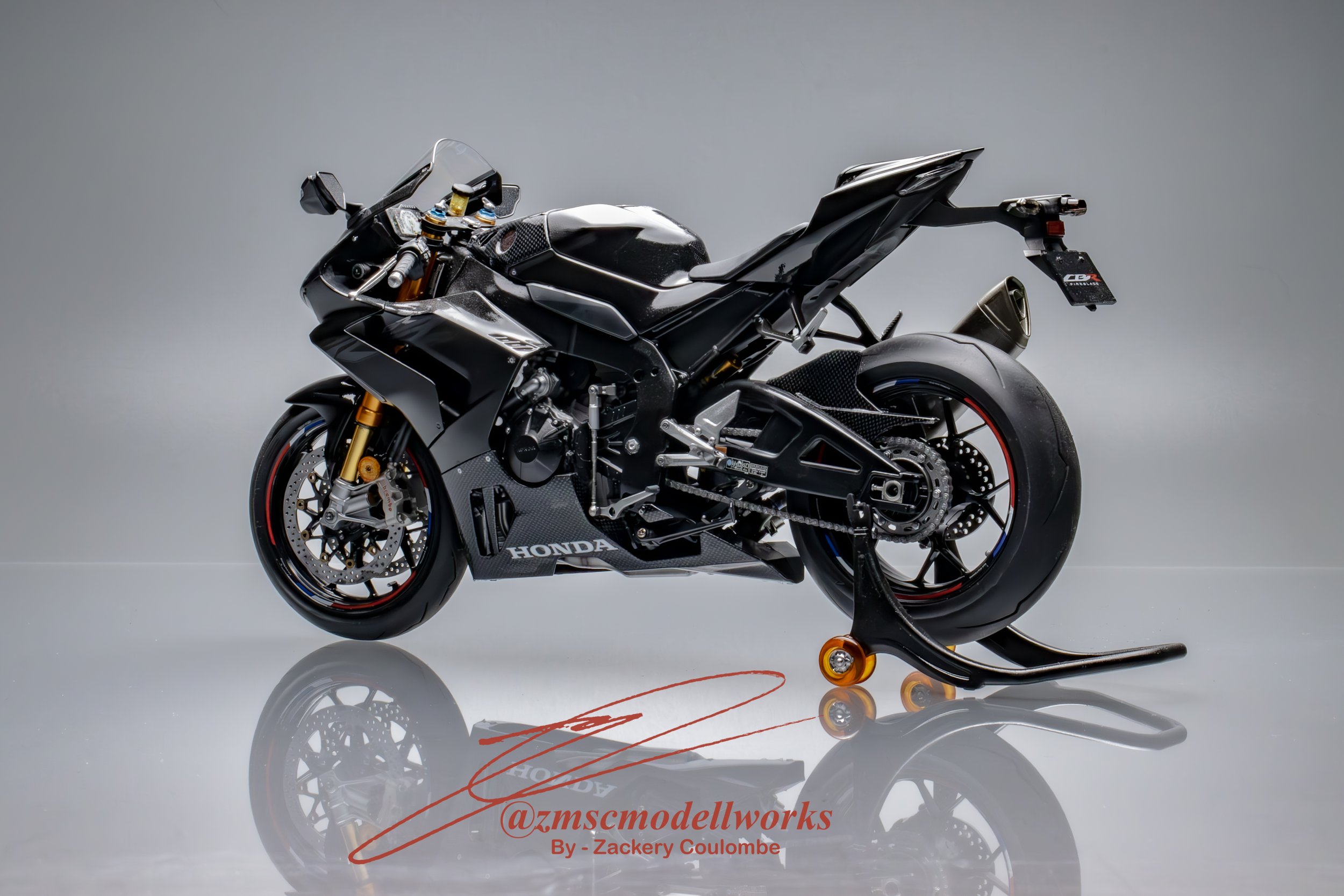Honda_CBR_1000RR_Fireblade-05.jpg