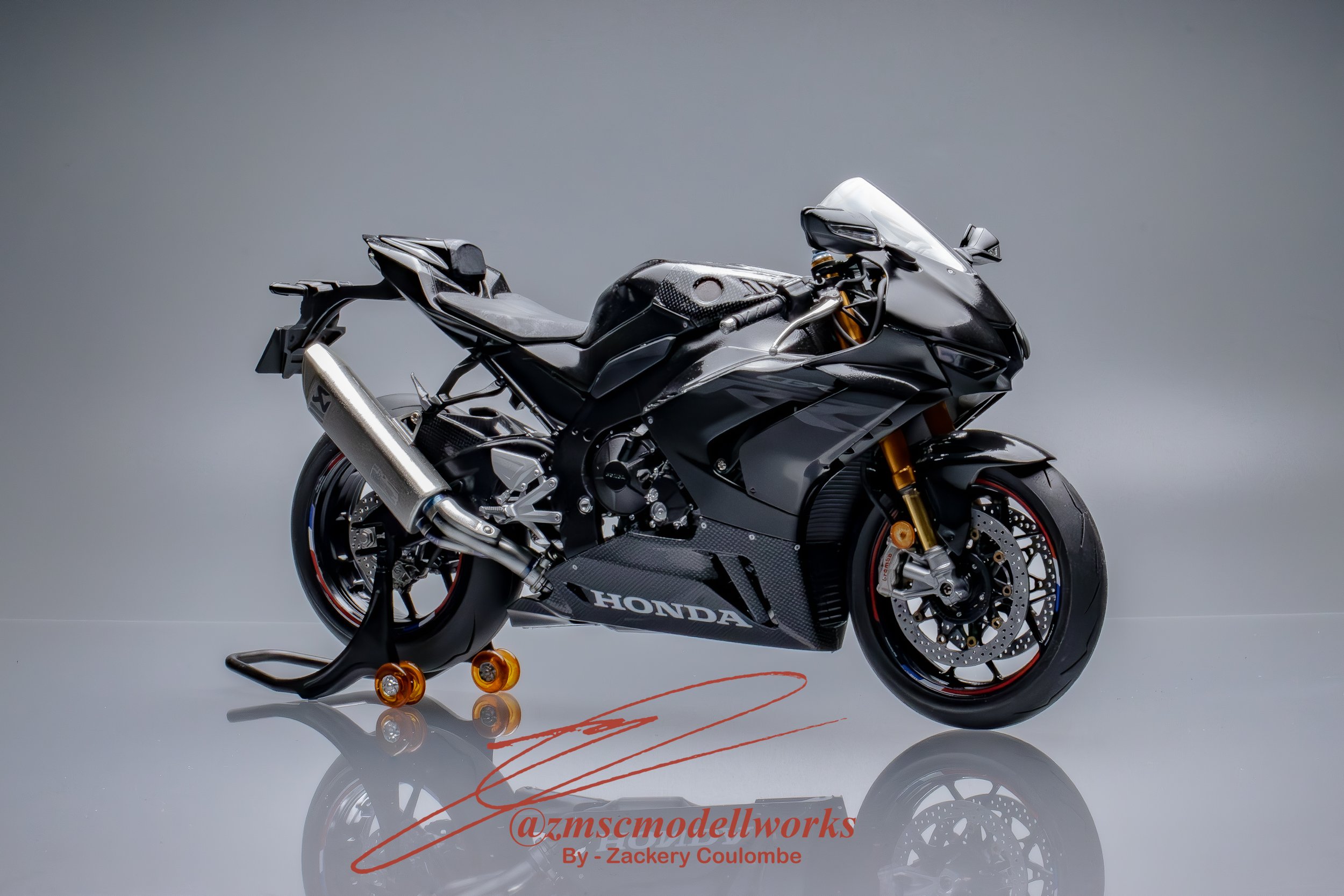 Honda_CBR_1000RR_Fireblade-09.jpg