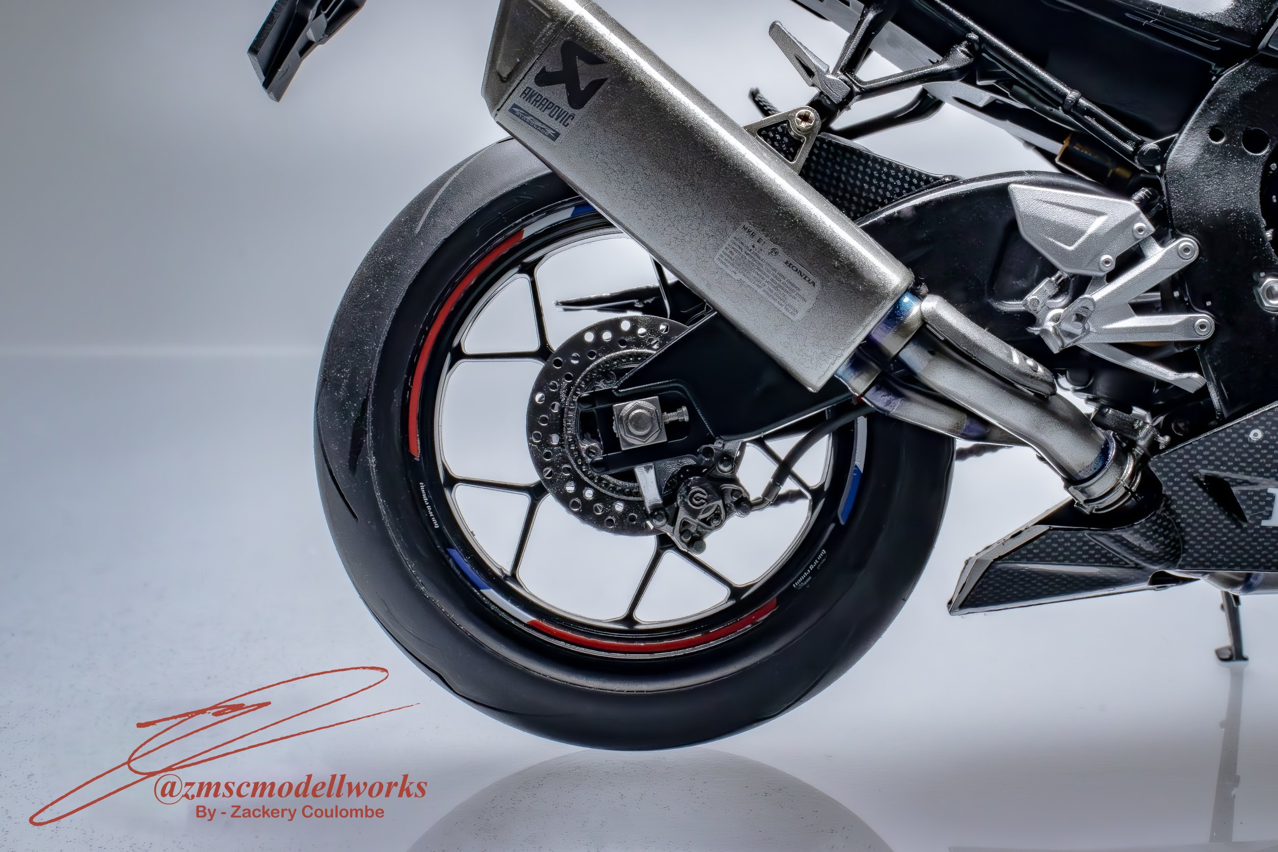 Honda_CBR_1000RR_Fireblade-16.jpg
