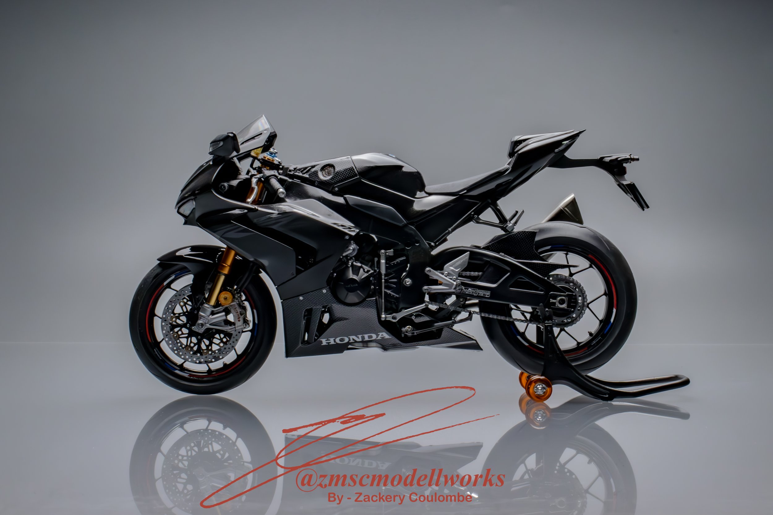 Honda_CBR_1000RR_Fireblade-04.jpg