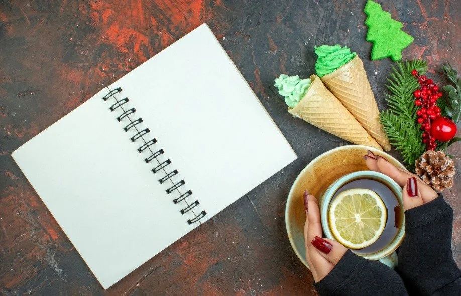 Avoid the Holiday Burnout 🔥❄️

You don&rsquo;t have to do it all.
Tips:
&bull; Pace your schedule
&bull; Take mini breaks
&bull; Delegate when possible
&bull; Rest without guilt
#HolidayBalance #BurnoutPrevention #SelfCareMatters #WellnessLife