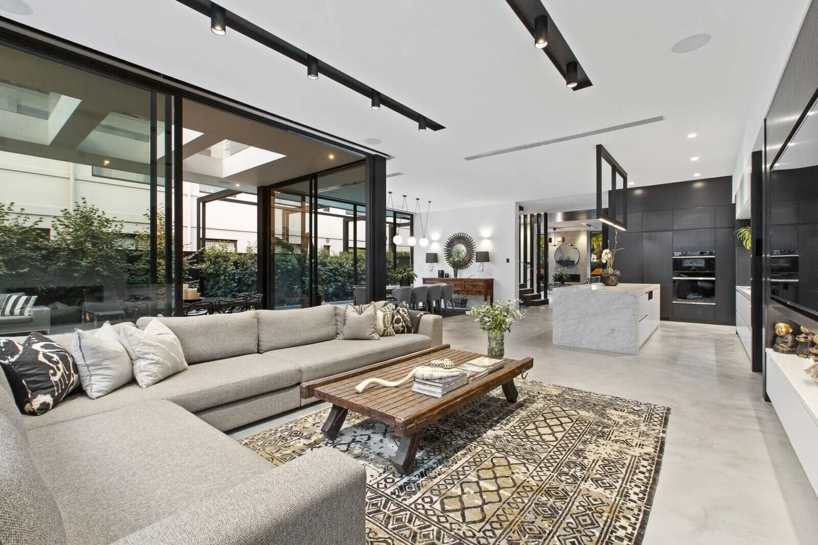 Modern%2BSophistication%2BToorak%2B-%2B4.jpg