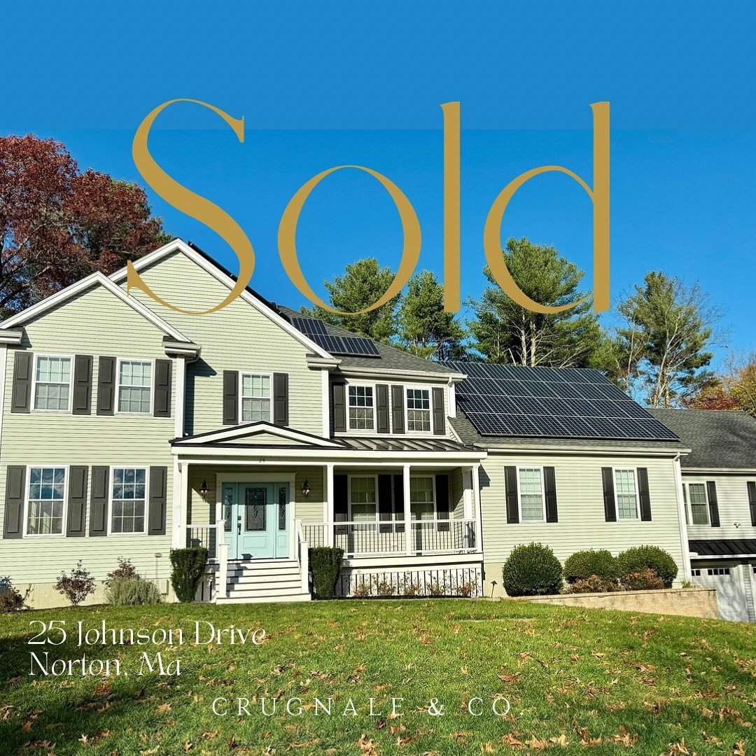 #SOLD &bull; $1,299,000 &bull; buyer representation 

We are so happy for our buyer client on their beautiful new home and this next chapter for them! Have questions about buying or selling email us at hello@crugnaleandco.com to start chatting today!