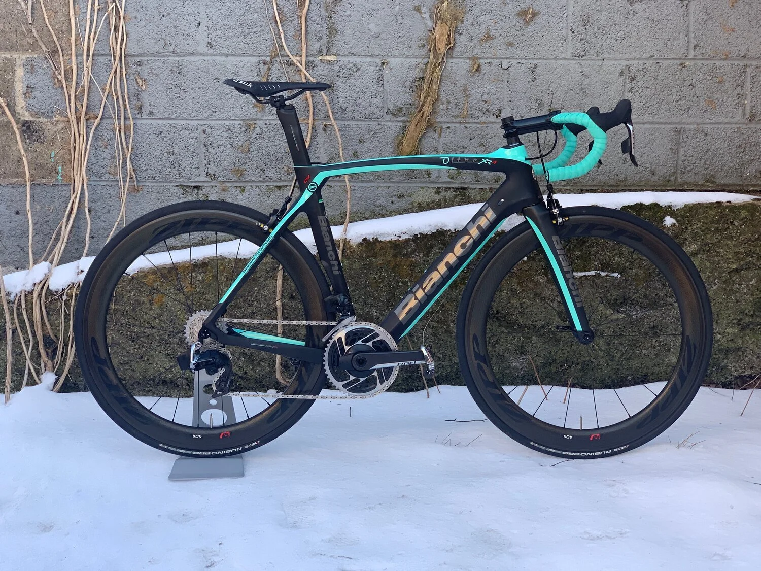 Bianchi_OltreXR4_BlkCel.jpeg