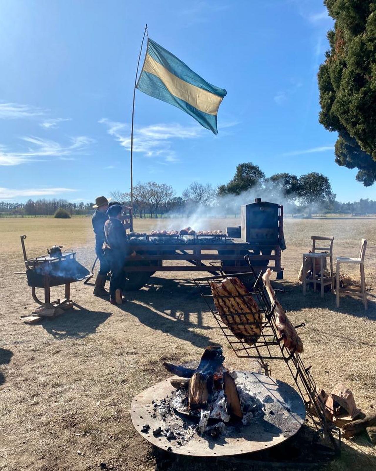 Scenes from an Estancia Day Trip
featuring our mascot Shakespeare 🐾

#buenosairesdaytrips #buenosairesteambuilding #estanciadaytrip #campodaytrip #poloexperienceday #poloexperiencedaytrip #poloexperience #asadolunch